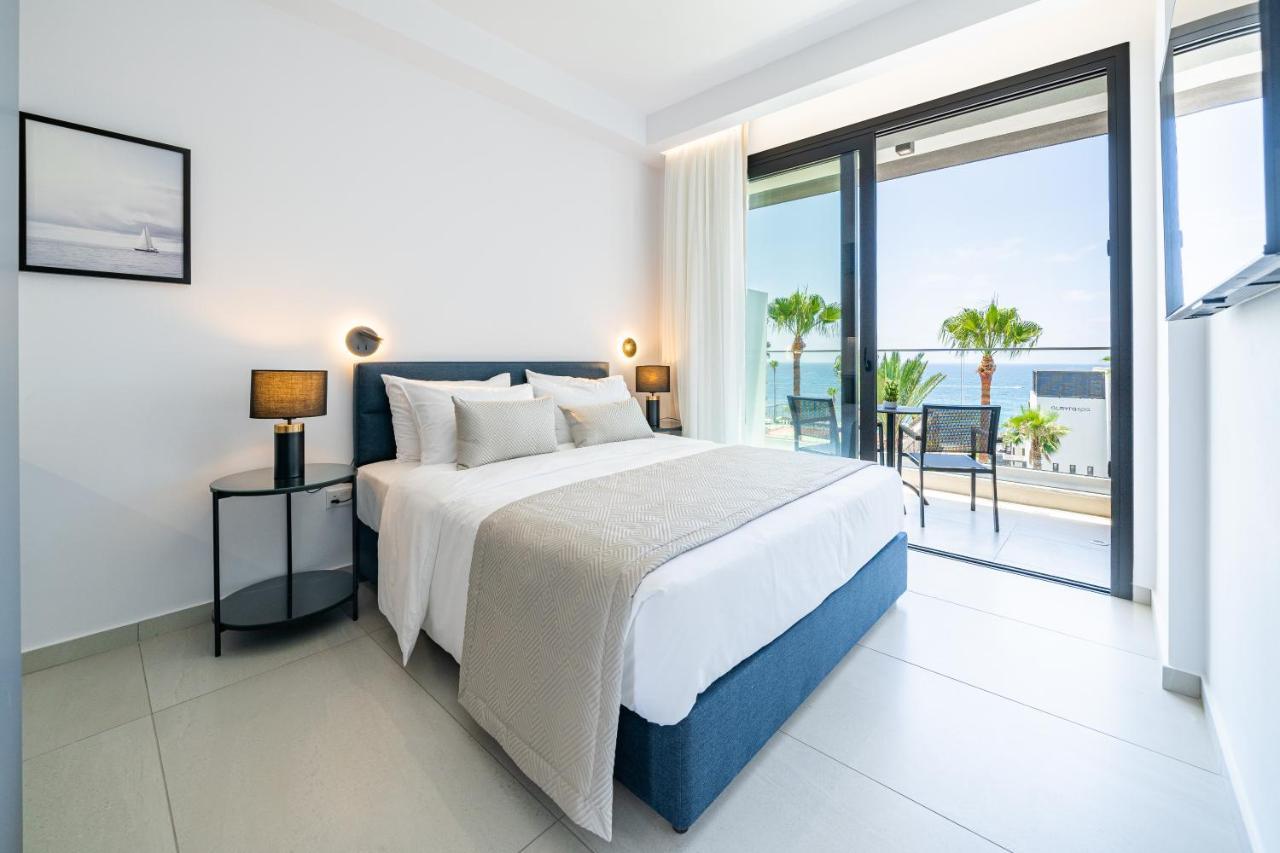 Paphos Waterside Sea View Apartments מראה חיצוני תמונה
