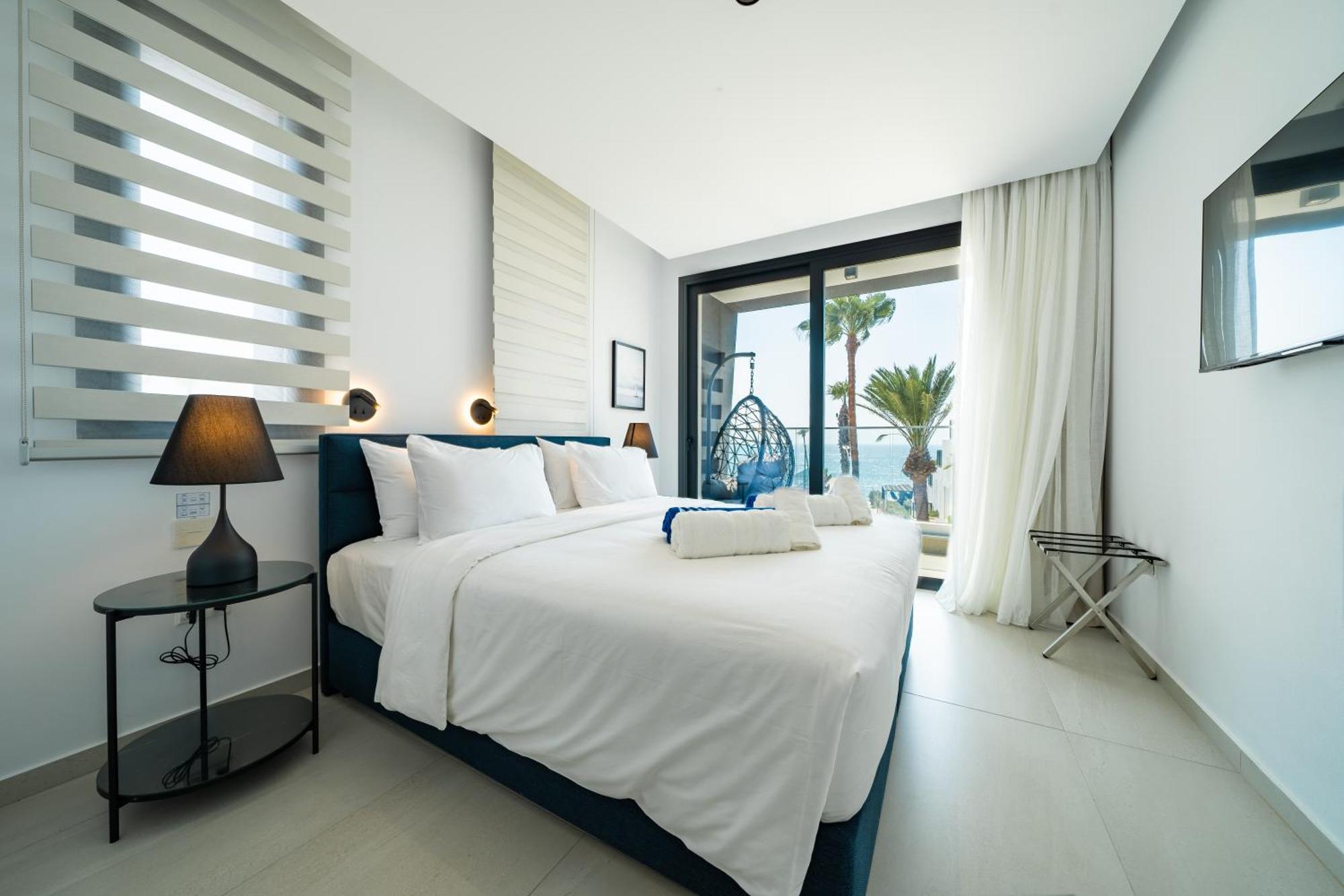 Paphos Waterside Sea View Apartments מראה חיצוני תמונה