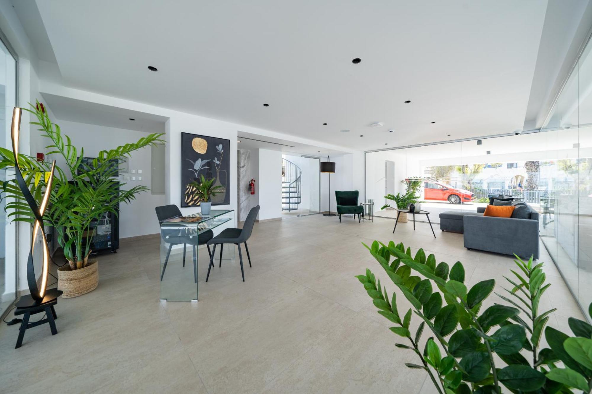 Paphos Waterside Sea View Apartments מראה חיצוני תמונה