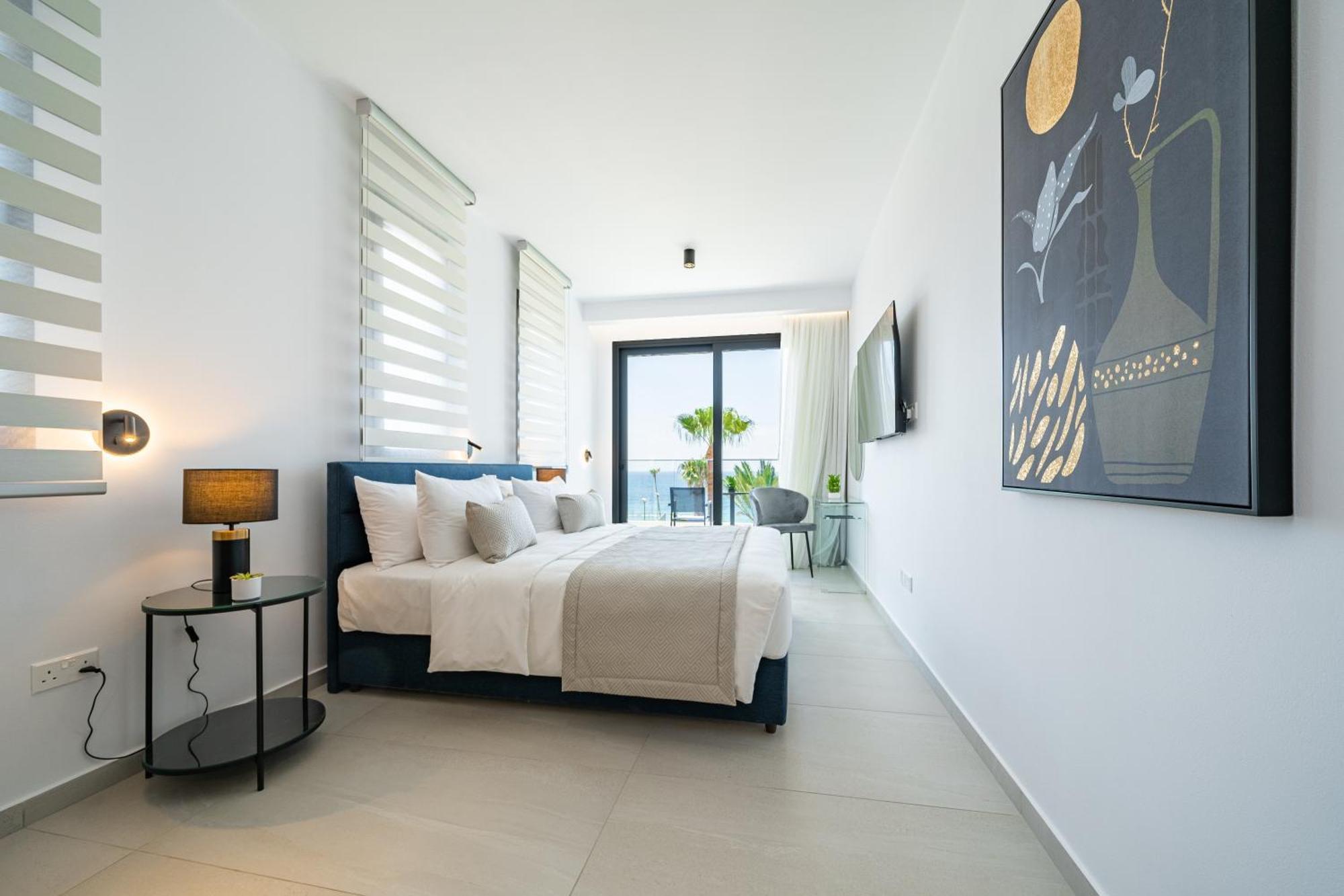 Paphos Waterside Sea View Apartments חדר תמונה