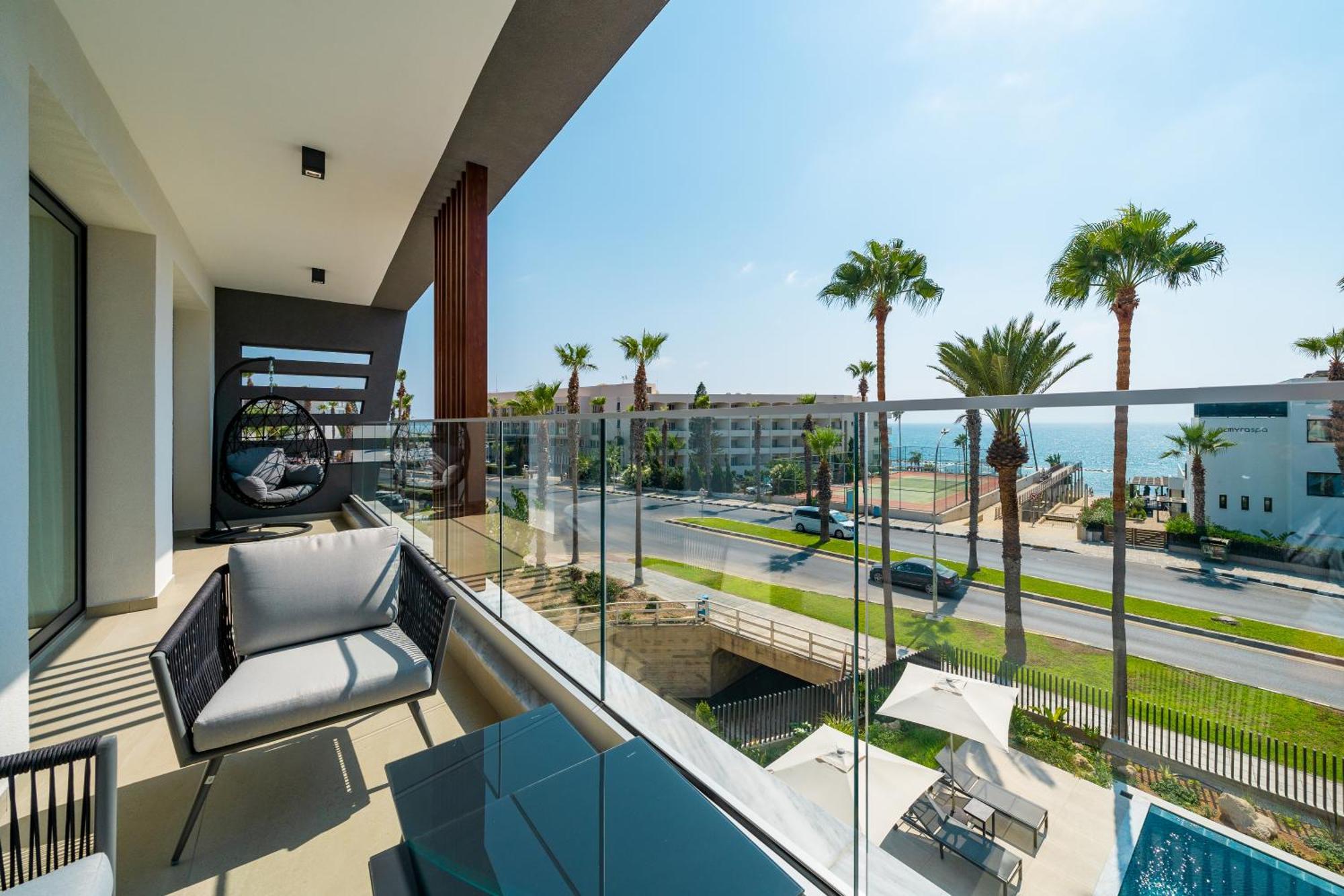 Paphos Waterside Sea View Apartments חדר תמונה