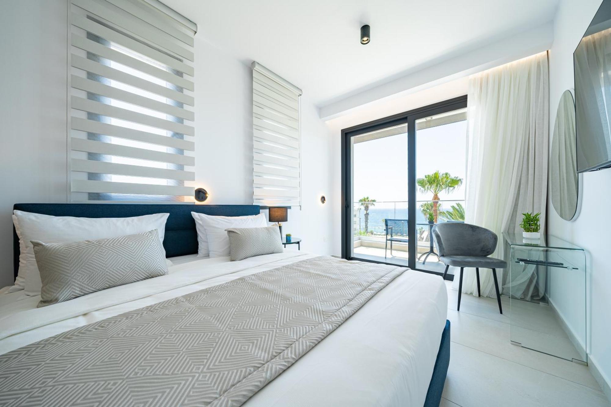 Paphos Waterside Sea View Apartments חדר תמונה