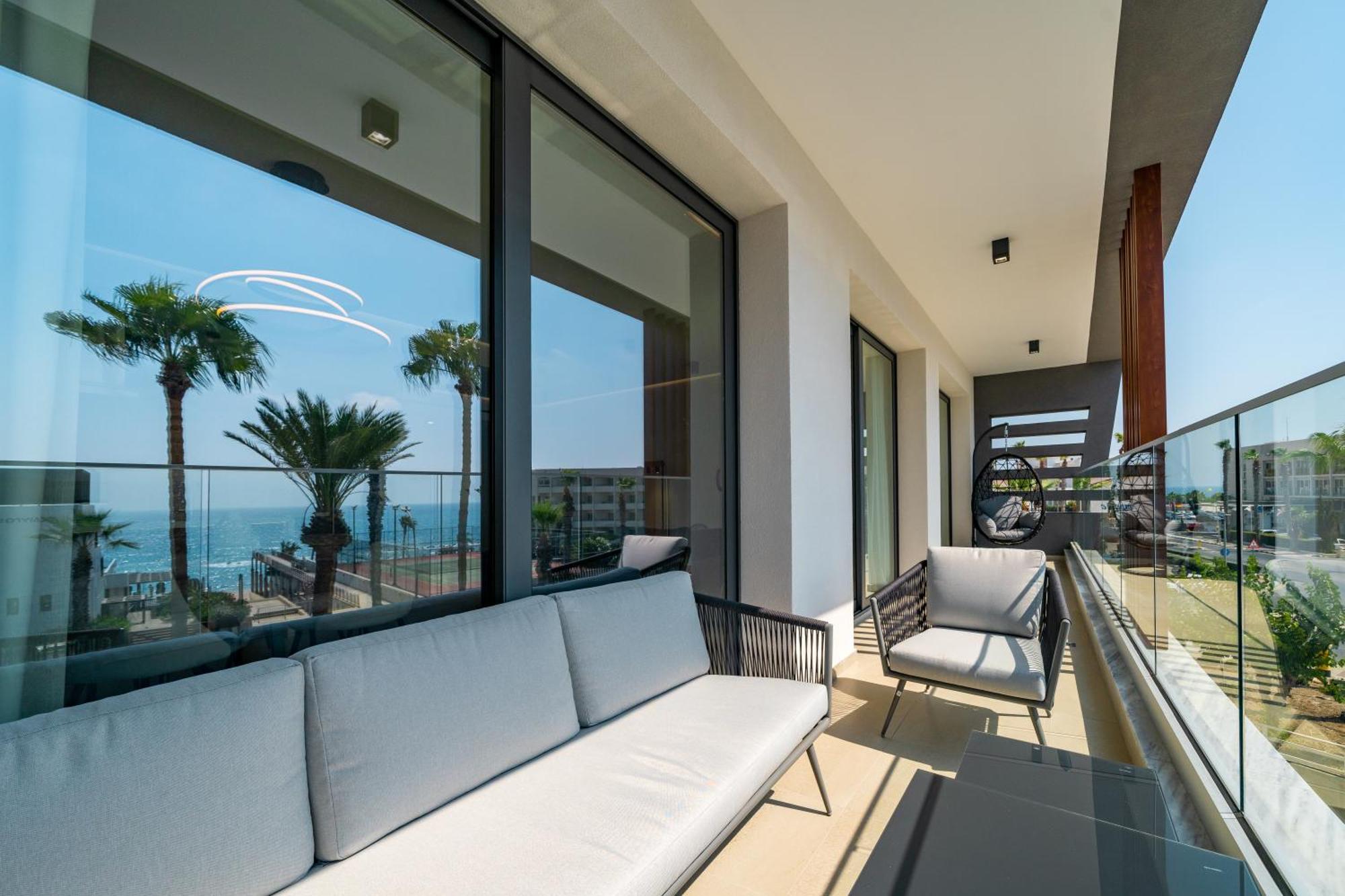 Paphos Waterside Sea View Apartments חדר תמונה