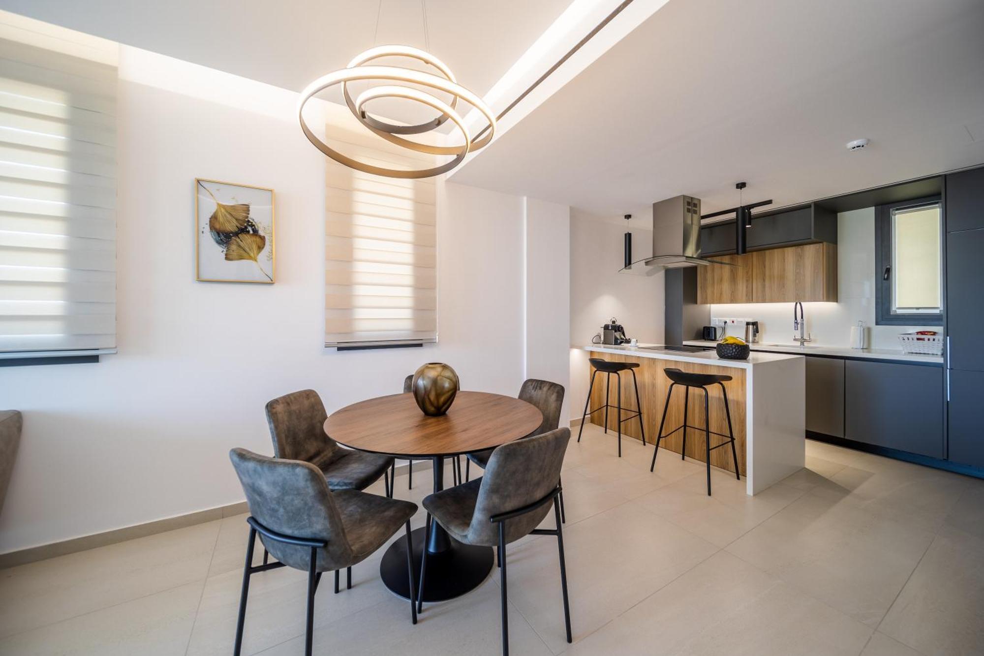 Paphos Waterside Sea View Apartments מראה חיצוני תמונה