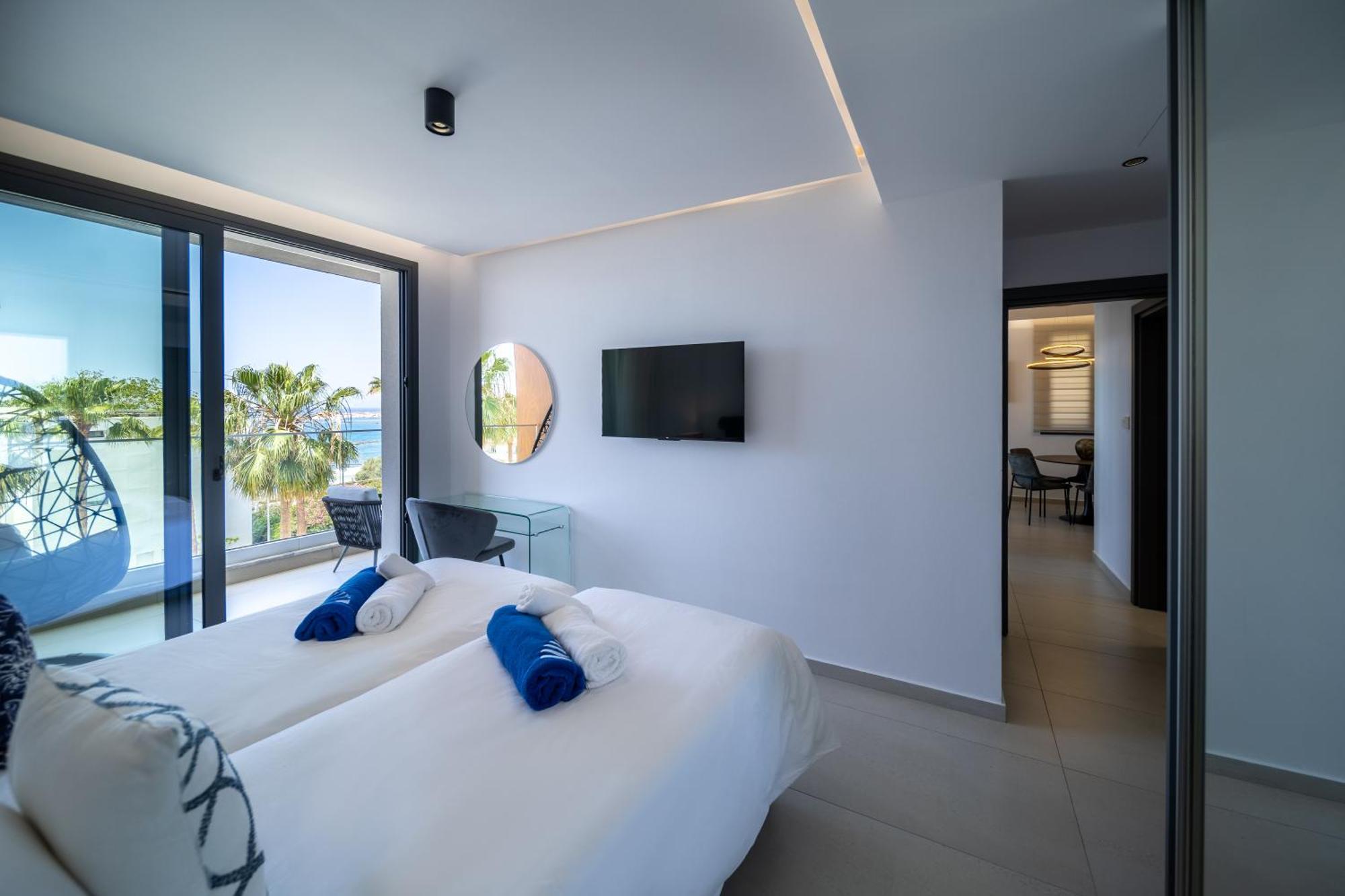 Paphos Waterside Sea View Apartments מראה חיצוני תמונה