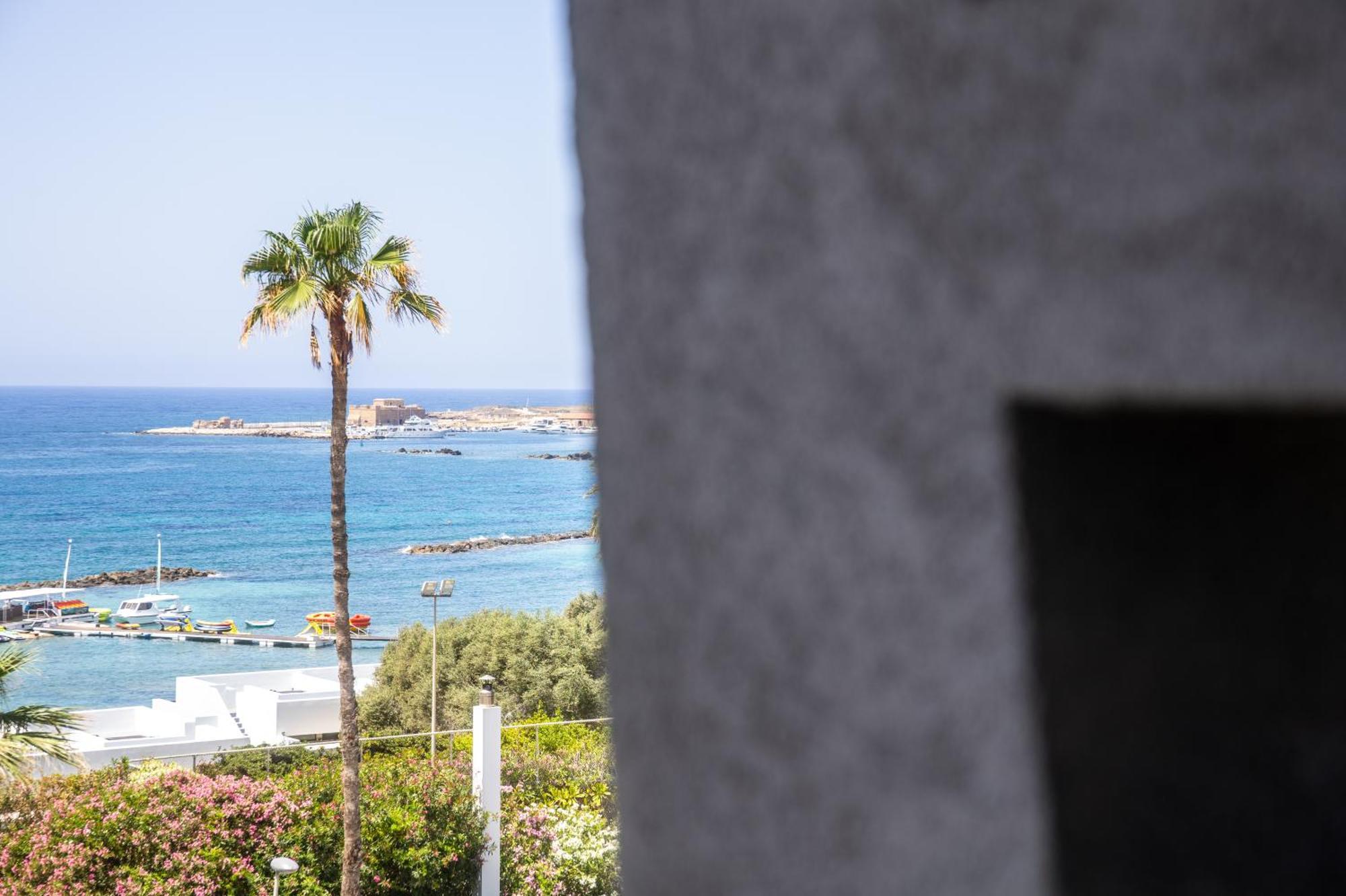 Paphos Waterside Sea View Apartments מראה חיצוני תמונה