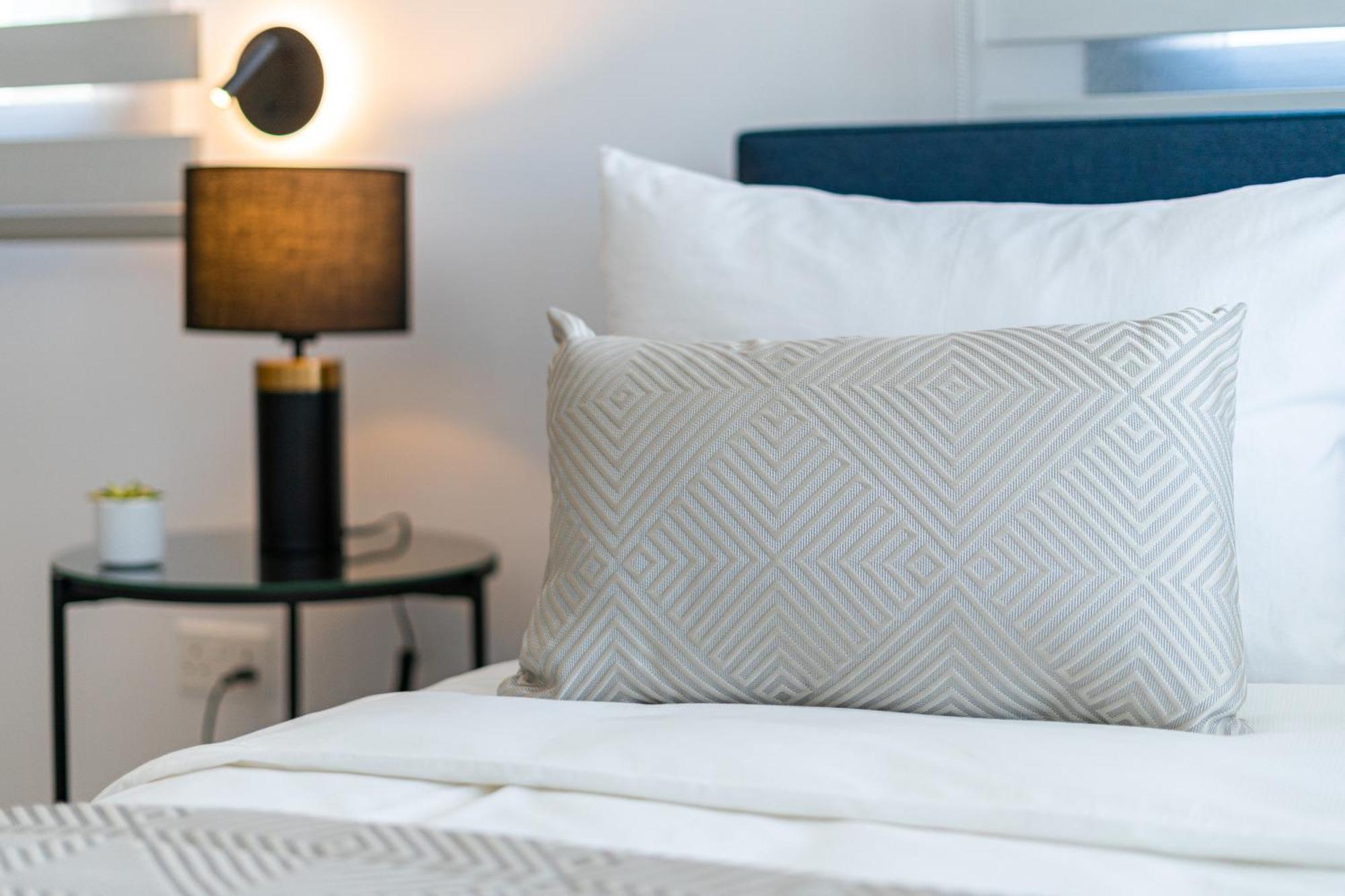 Paphos Waterside Sea View Apartments מראה חיצוני תמונה